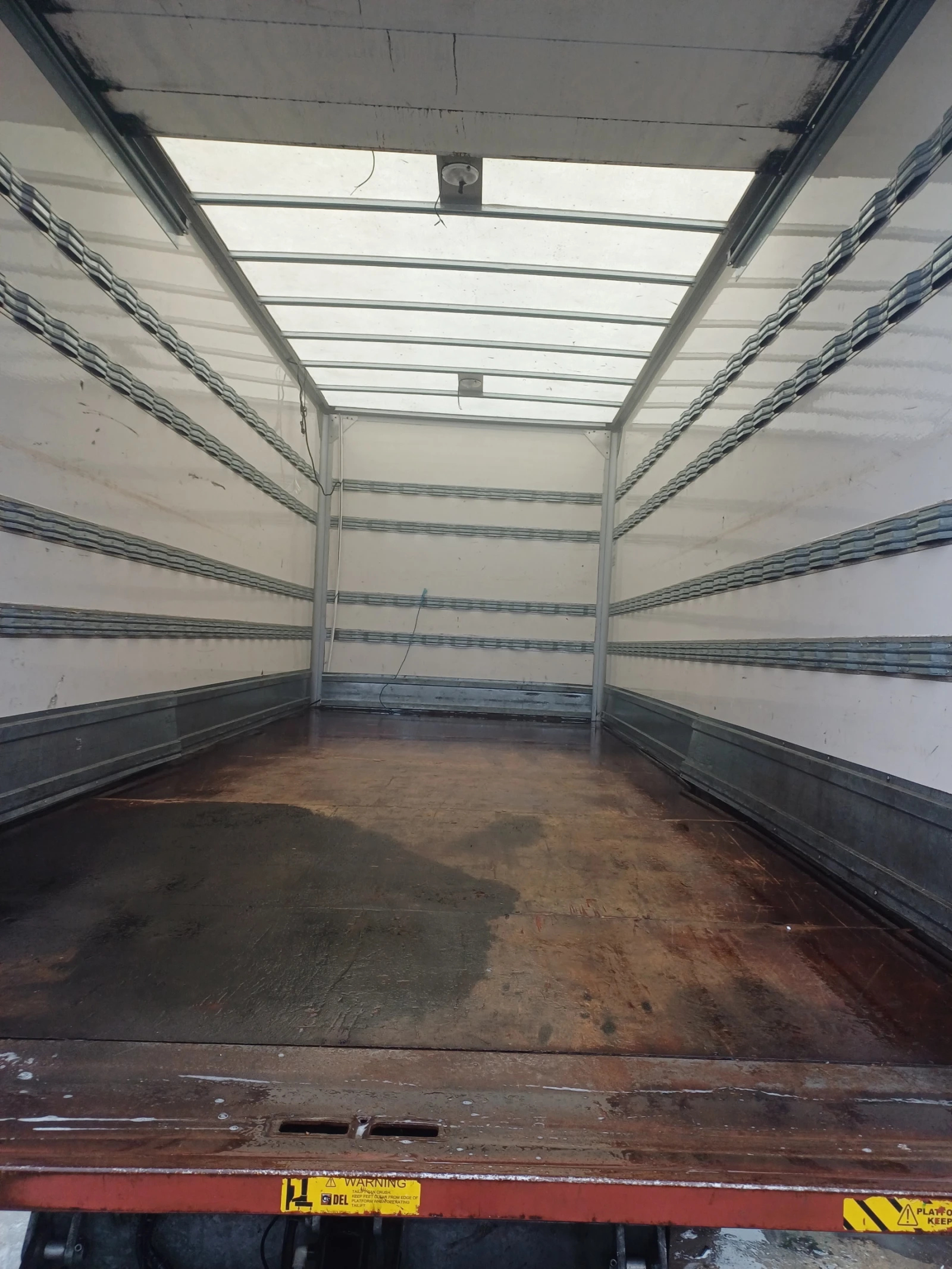 ПРОДАВАМ ФУРГОН 6,4 МЕТРА, снимка 3 - Части - 54064247