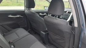 Toyota Auris Хечбек, снимка 11