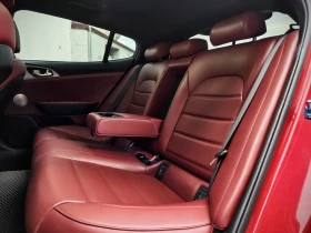 Kia Stinger 3.3i GT Turbo/4x4/ПАНО/ОБДУХВАНЕ/HEADUP/LEXICON/F1, снимка 17