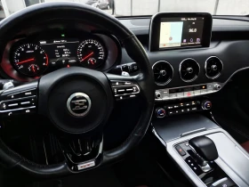 Kia Stinger 3.3i GT Turbo/4x4/ПАНО/ОБДУХВАНЕ/HEADUP/LEXICON/F1, снимка 11