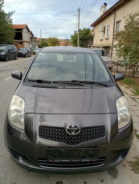 Toyota Yaris 1.3 vvt-i, снимка 2