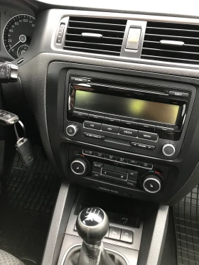 Обява за продажба на VW Jetta 1, 6tdi.105k. Evro5 ~10 900 лв. - изображение 10