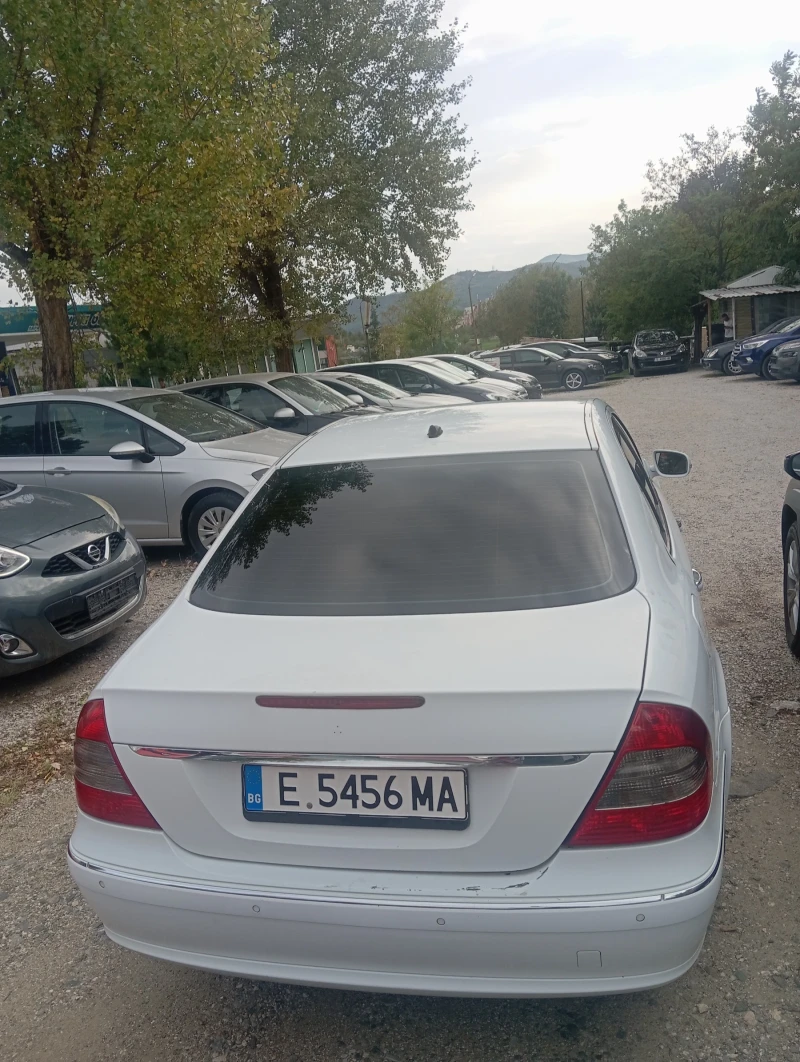 Mercedes-Benz E 200 Мерцедес Е -200, снимка 2 - Автомобили и джипове - 46826239