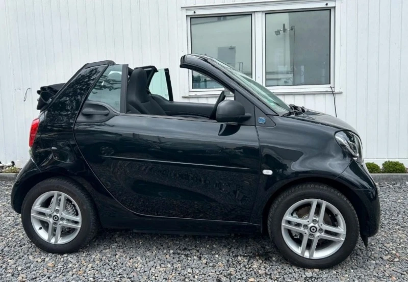 Smart Fortwo EQ Cabrio, снимка 2 - Автомобили и джипове - 49229418