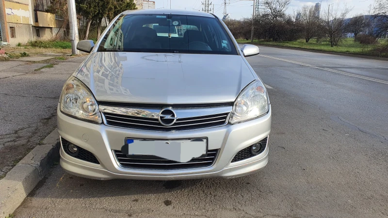 Opel Astra, снимка 1 - Автомобили и джипове - 47396827