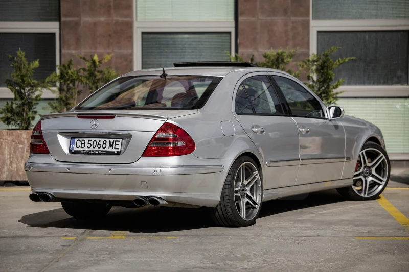 Mercedes-Benz E 500, снимка 6 - Автомобили и джипове - 47627389