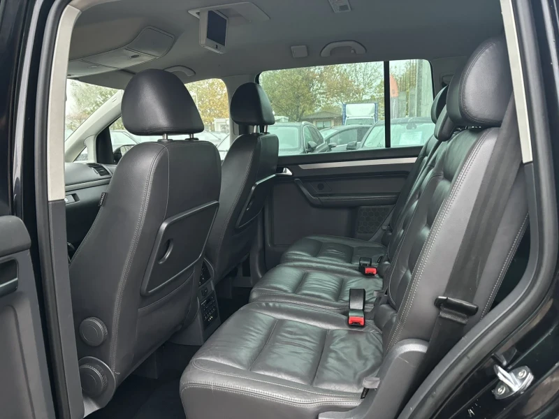 VW Touran 2.0TDI/170ps/DSG/6+ 1/MEDIA, снимка 9 - Автомобили и джипове - 48007039