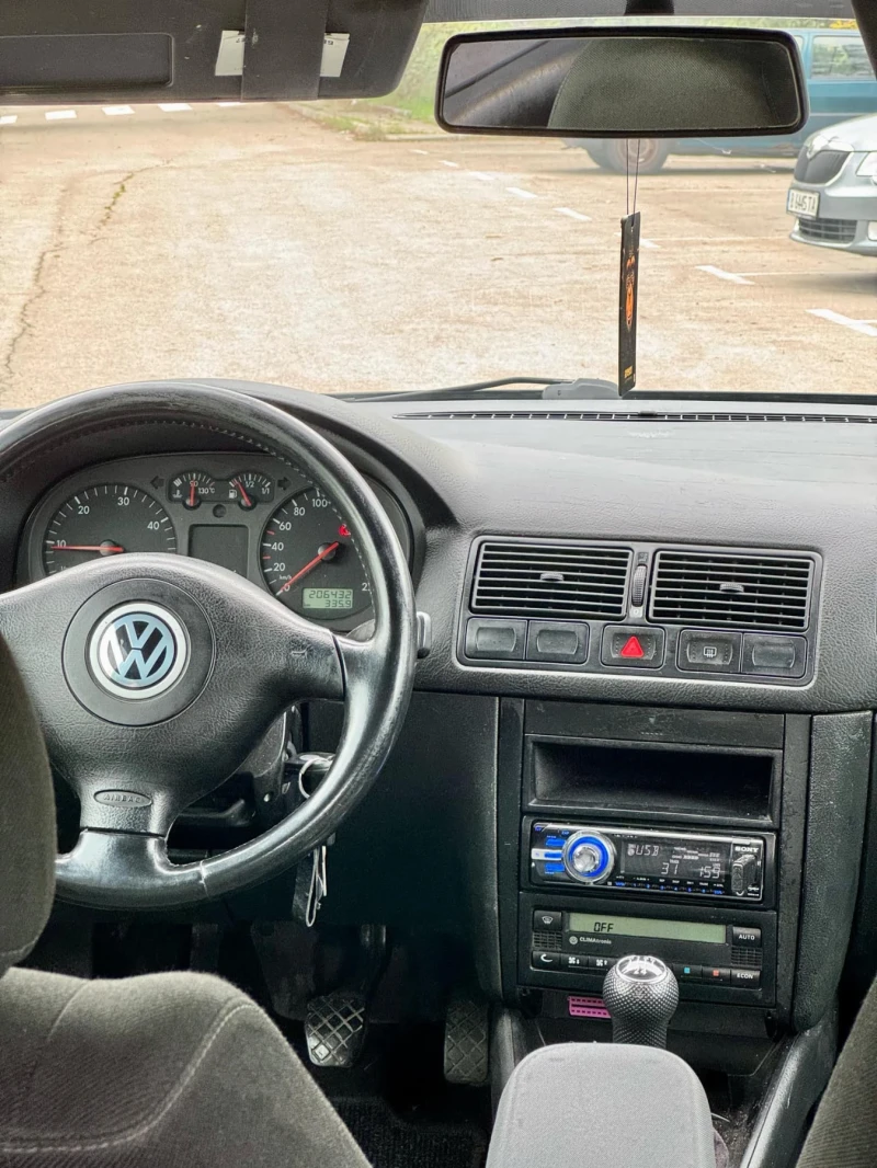 VW Golf 1.9 TDI, снимка 7 - Автомобили и джипове - 48676133