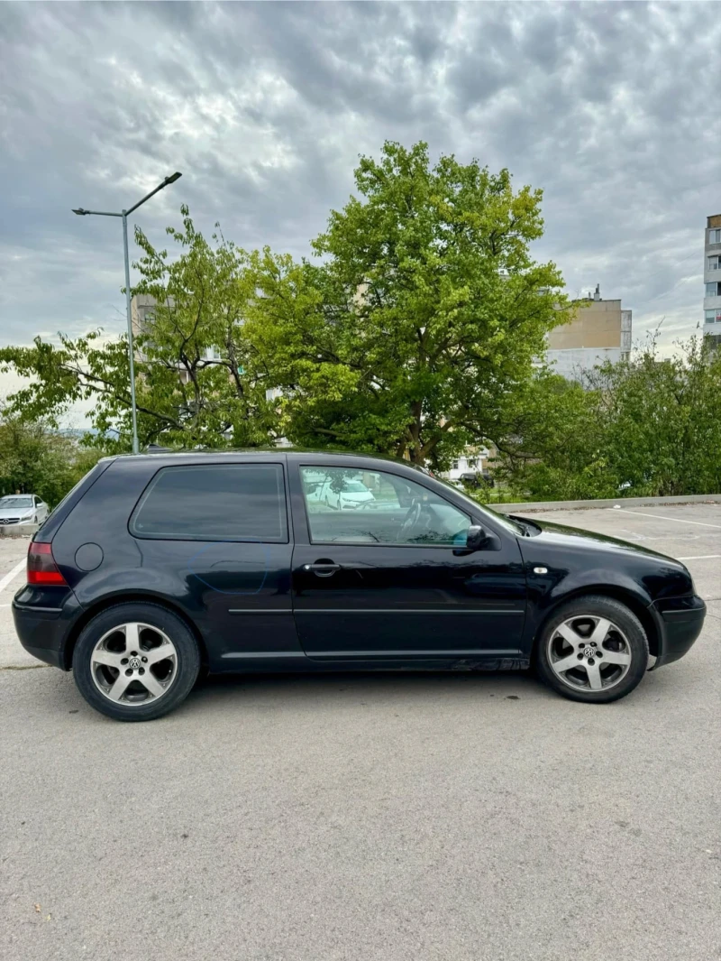 VW Golf 1.9 TDI, снимка 3 - Автомобили и джипове - 48676133