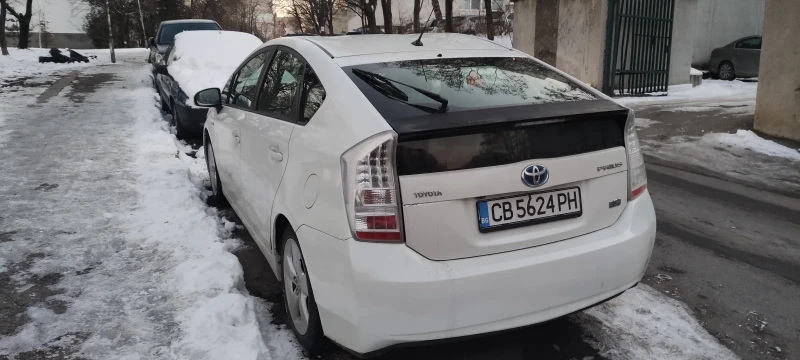 Toyota Prius, снимка 3 - Автомобили и джипове - 49214005