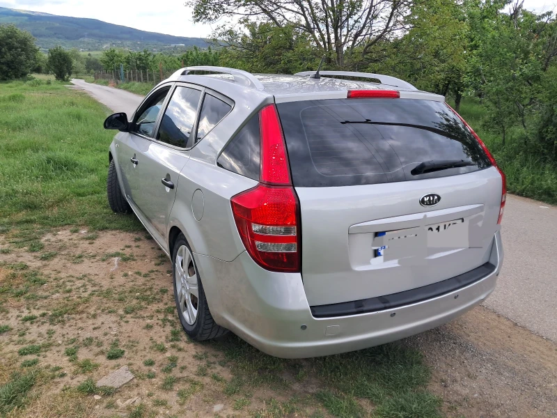 Kia Ceed 1.6gpl, снимка 2 - Автомобили и джипове - 50235144