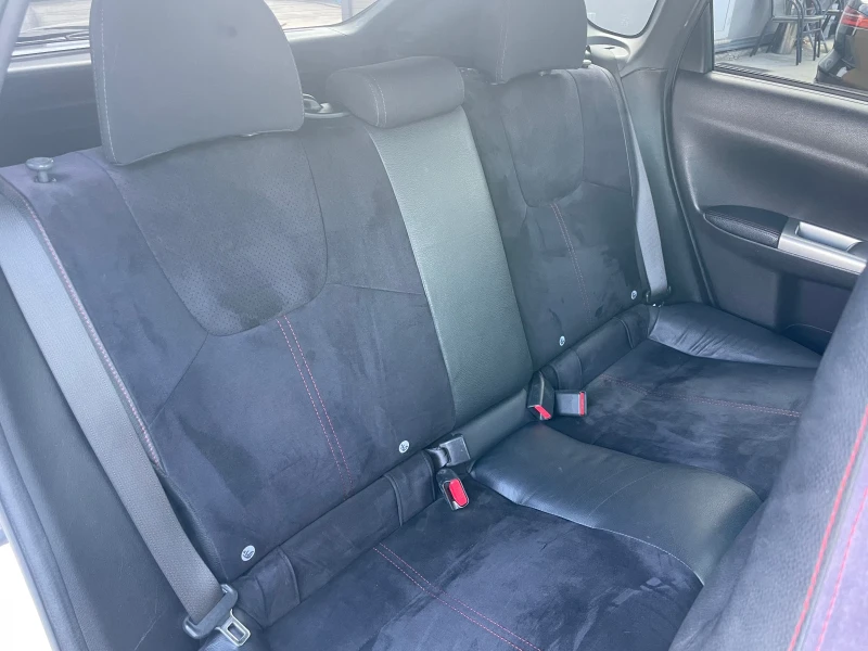 Subaru Impreza 2.5 STI , снимка 11 - Автомобили и джипове - 50985572