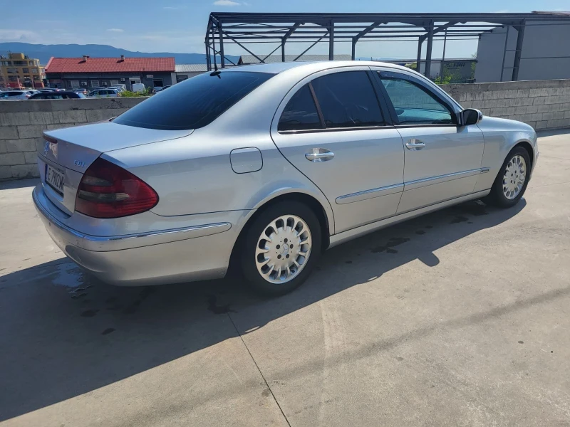 Mercedes-Benz E 270, снимка 4 - Автомобили и джипове - 52486473