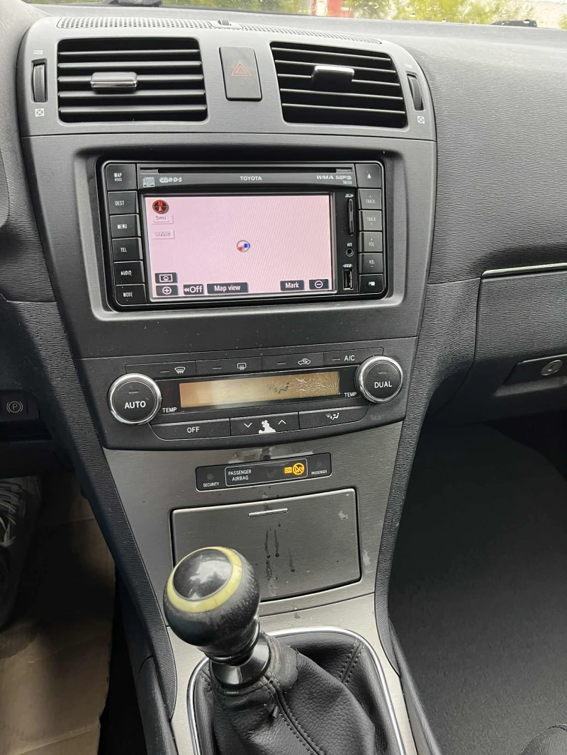 Toyota Avensis 2.2 D4D, снимка 5 - Автомобили и джипове - 51961641