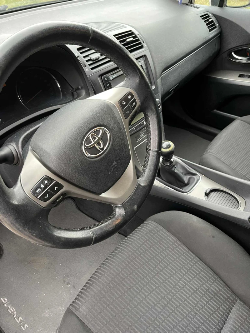 Toyota Avensis 2.2 D4D, снимка 6 - Автомобили и джипове - 51961641