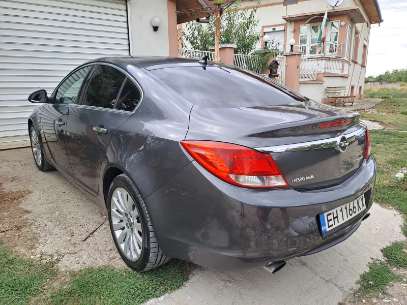 Opel Insignia 1.6 Turbo, снимка 8 - Автомобили и джипове - 52716541