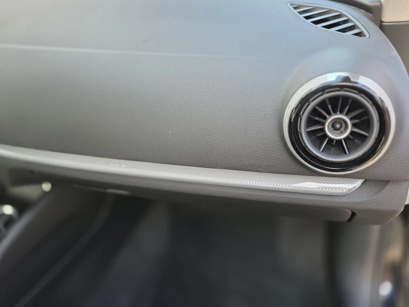 Audi A3 Sportback Ultra 1.6tdi /Full Led/Distronic/Koja, снимка 14 - Автомобили и джипове - 52712376