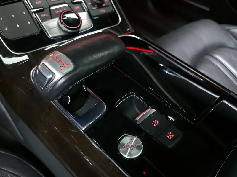 Audi A8 4.2 TDI QUATTRO, снимка 9 - Автомобили и джипове - 55096370