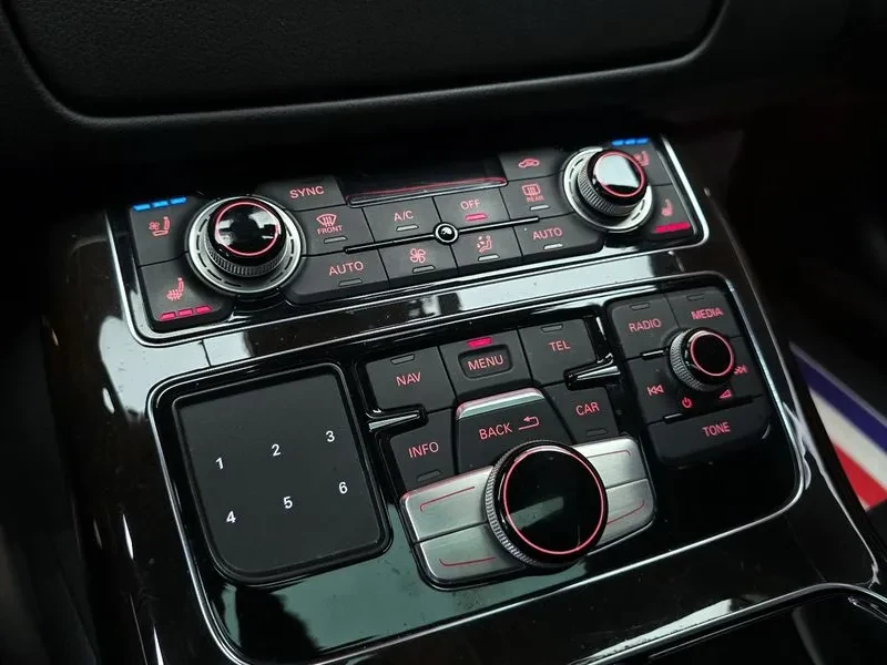 Audi A8 4.2 TDI QUATTRO, снимка 17 - Автомобили и джипове - 55096370