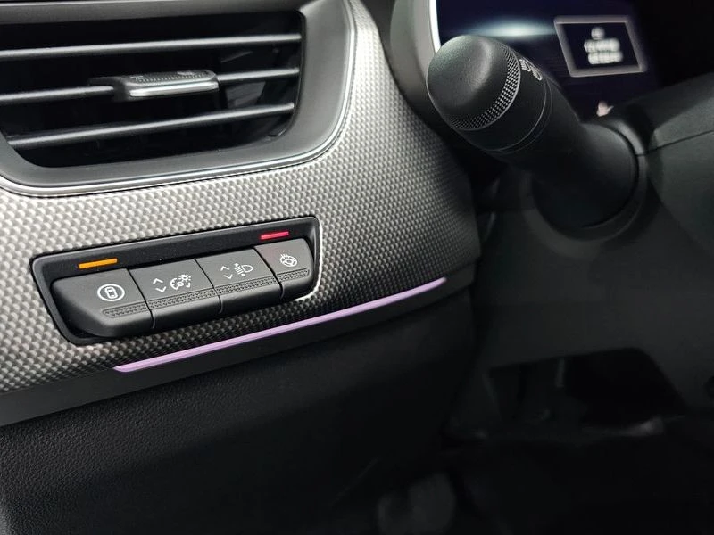 Renault Samsung Arkana 1.6 H4M Automatic КРАЙНА ЦЕНА: 22254 EUR !!!РЕАЛНА, снимка 13 - Автомобили и джипове - 55969334
