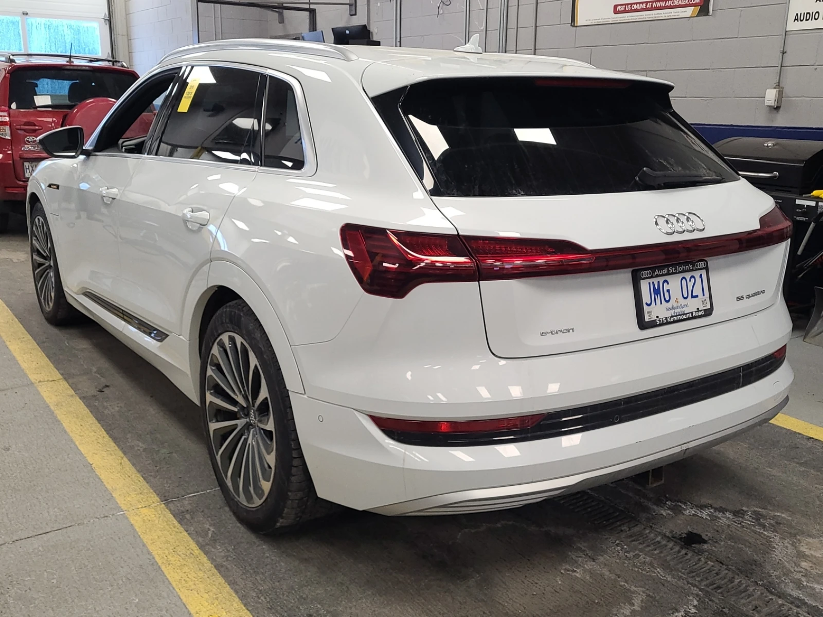 Audi E-Tron CARFAX * * АВТО КРЕДИТ - изображение 4