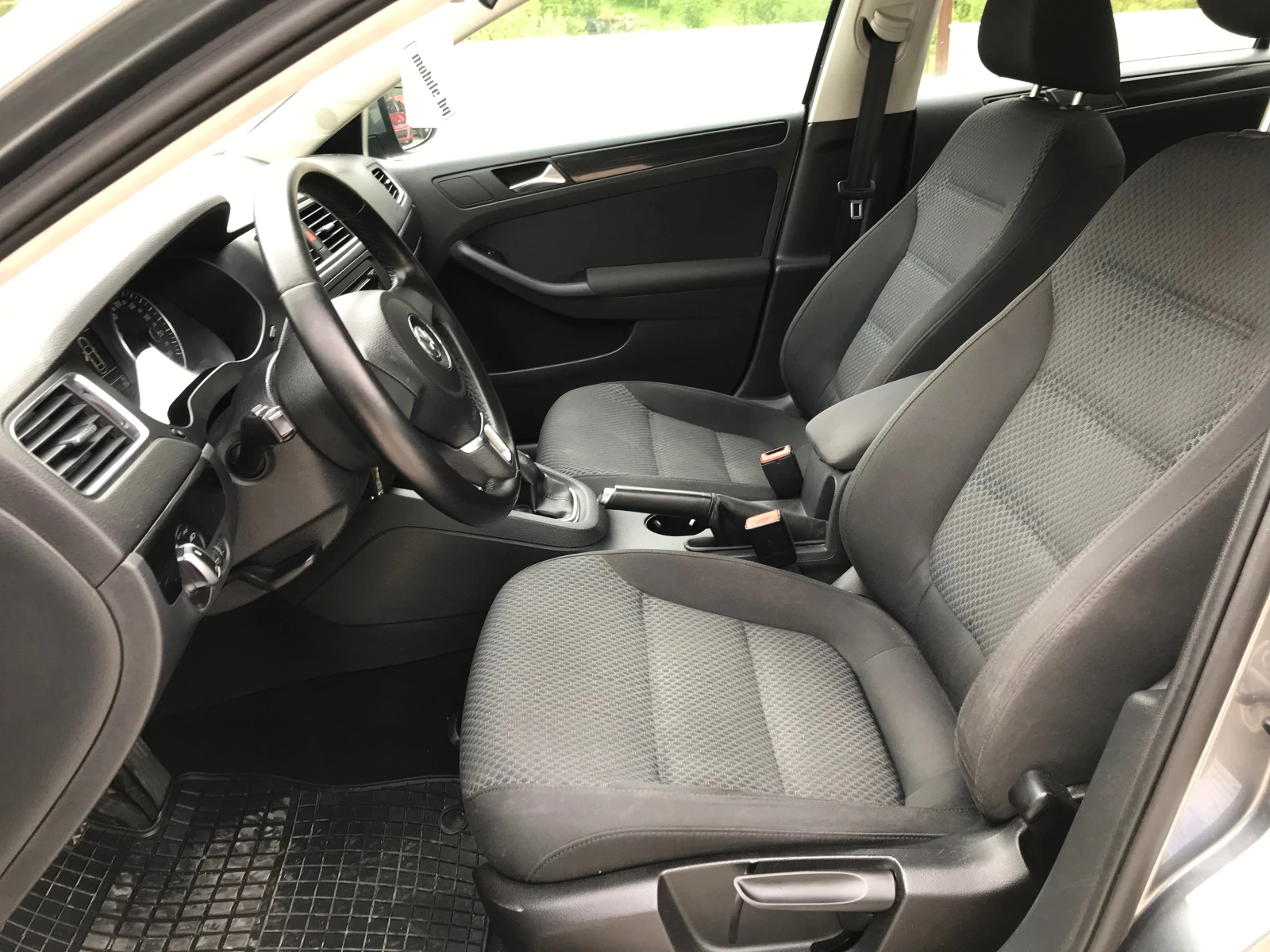 VW Jetta 1, 6tdi.105k. Evro5 - изображение 9