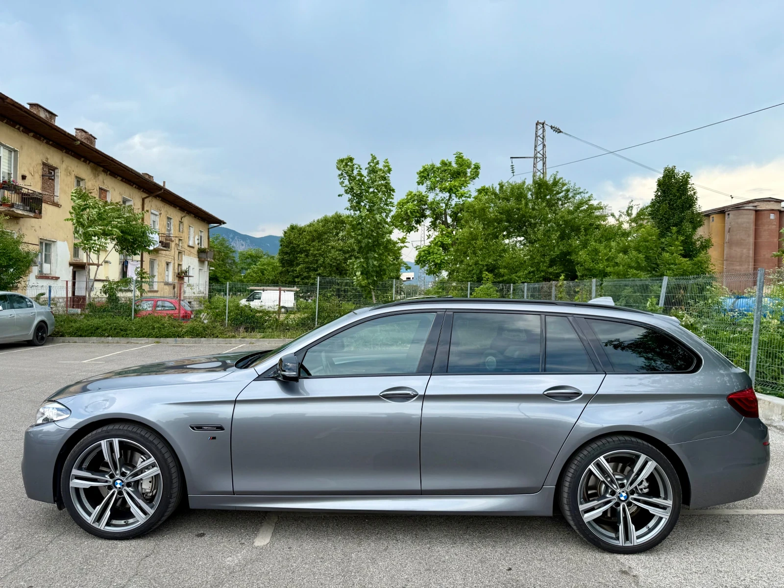 BMW 525 xDrive* M пакет* B&O* Панорама* Full LED* 20-ки - изображение 3
