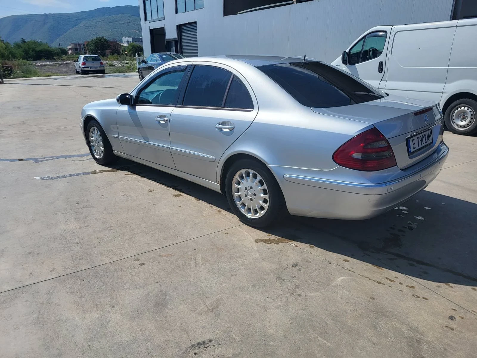 Mercedes-Benz E 270  - изображение 3