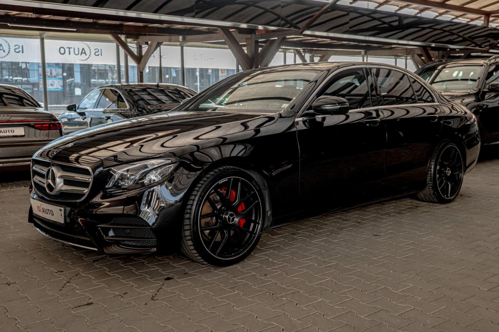 Mercedes-Benz E 220 d/AMG/Virtual/Подгрев/Ambient/Камера 360 - изображение 3