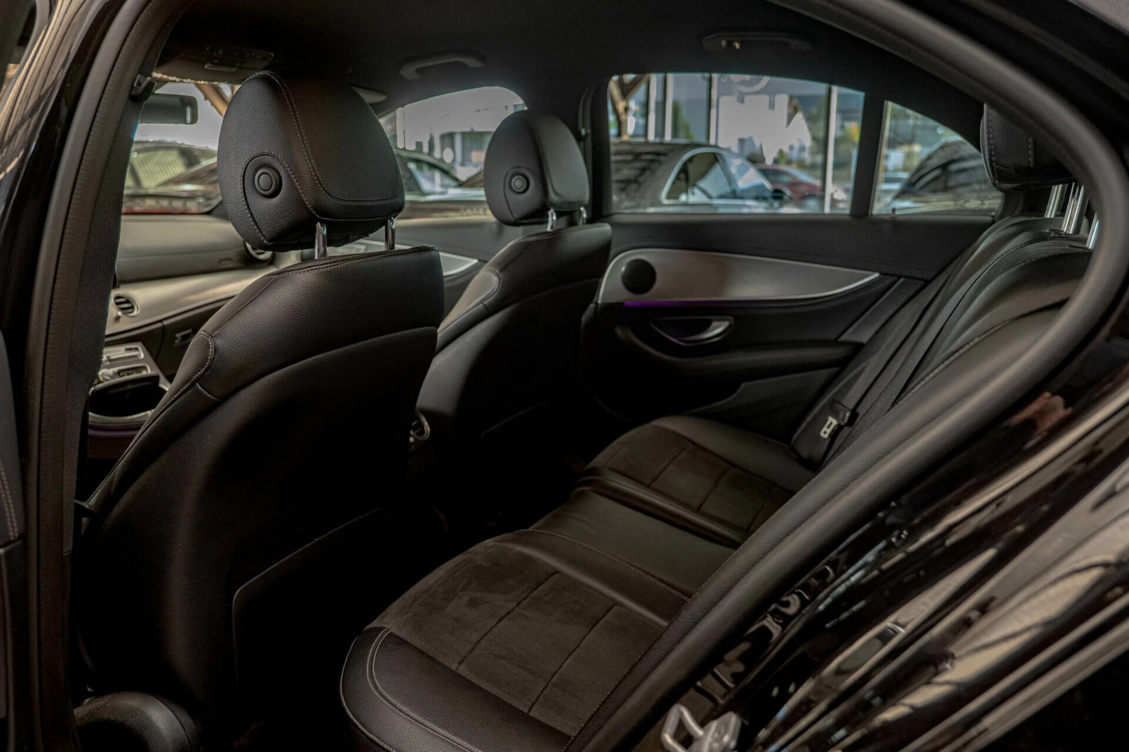 Mercedes-Benz E 220 d/AMG/Virtual/Подгрев/Ambient/Камера 360 - изображение 9