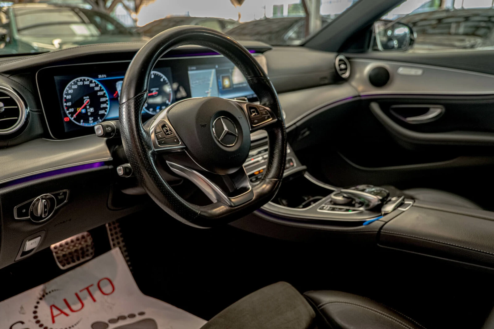 Mercedes-Benz E 220 d/AMG/Virtual/Подгрев/Ambient/Камера 360 - изображение 8