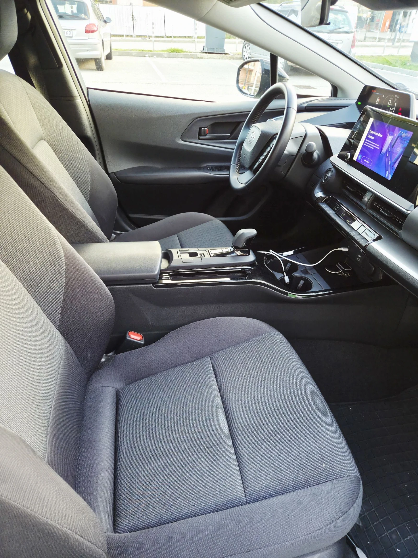 Toyota Prius 2.0 HEV HIbrid - изображение 9