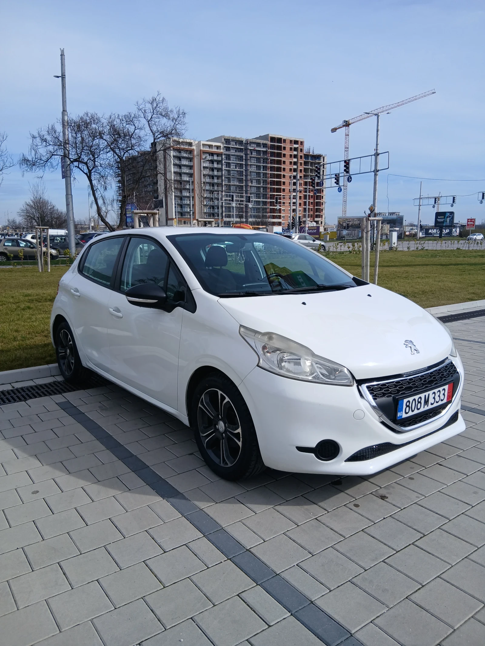 Peugeot 208 1.4i/LPG - изображение 2