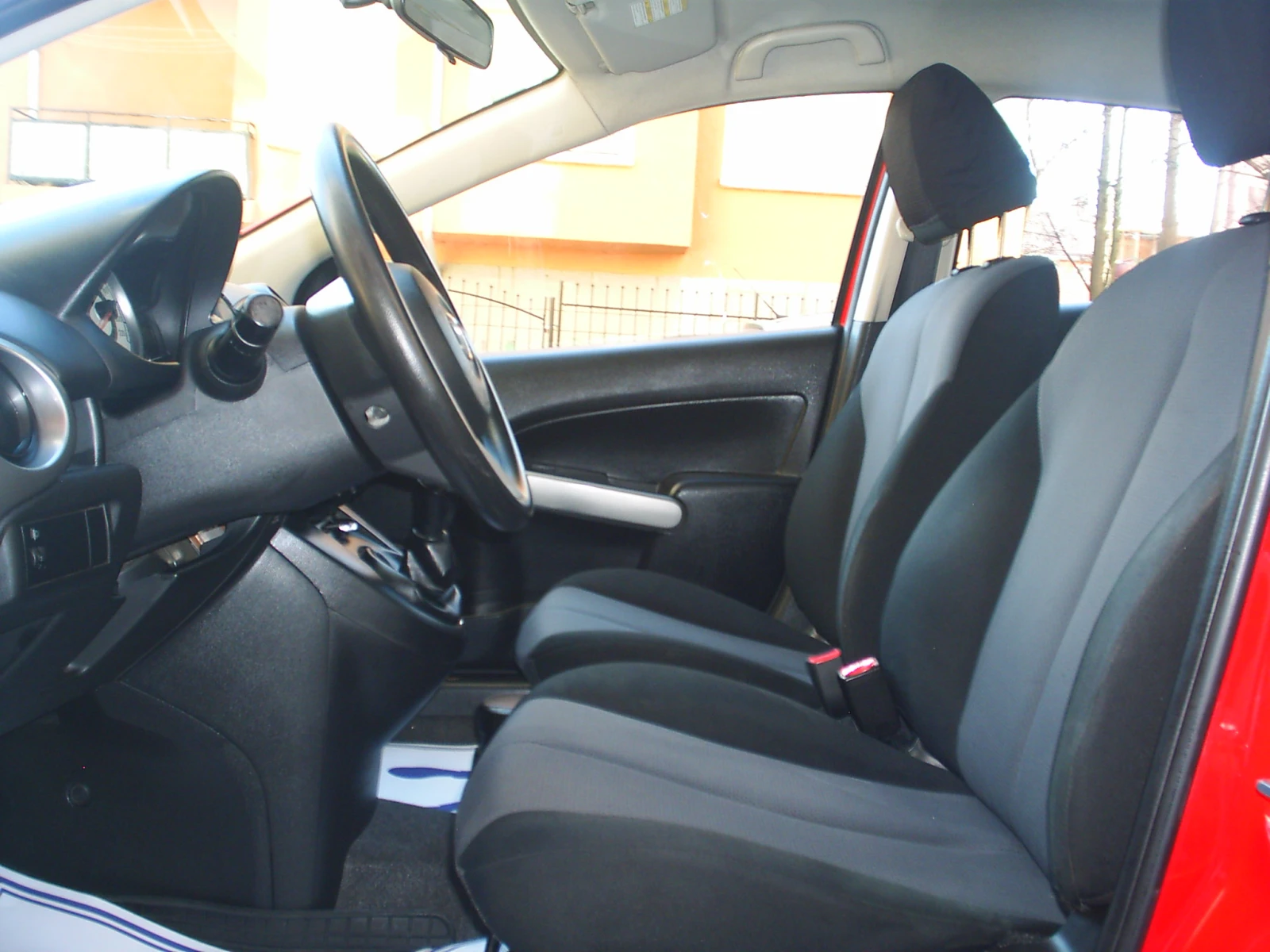 Mazda 2 1.3 16V 75k.c. | Mobile.bg � ����������� 8
