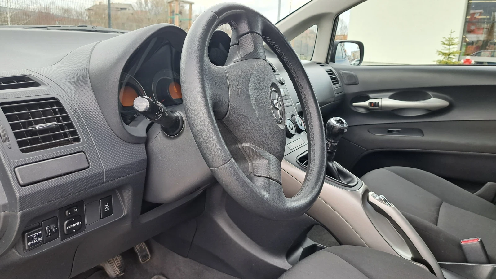 Toyota Auris ������ | Mobile.bg � ����������� 10