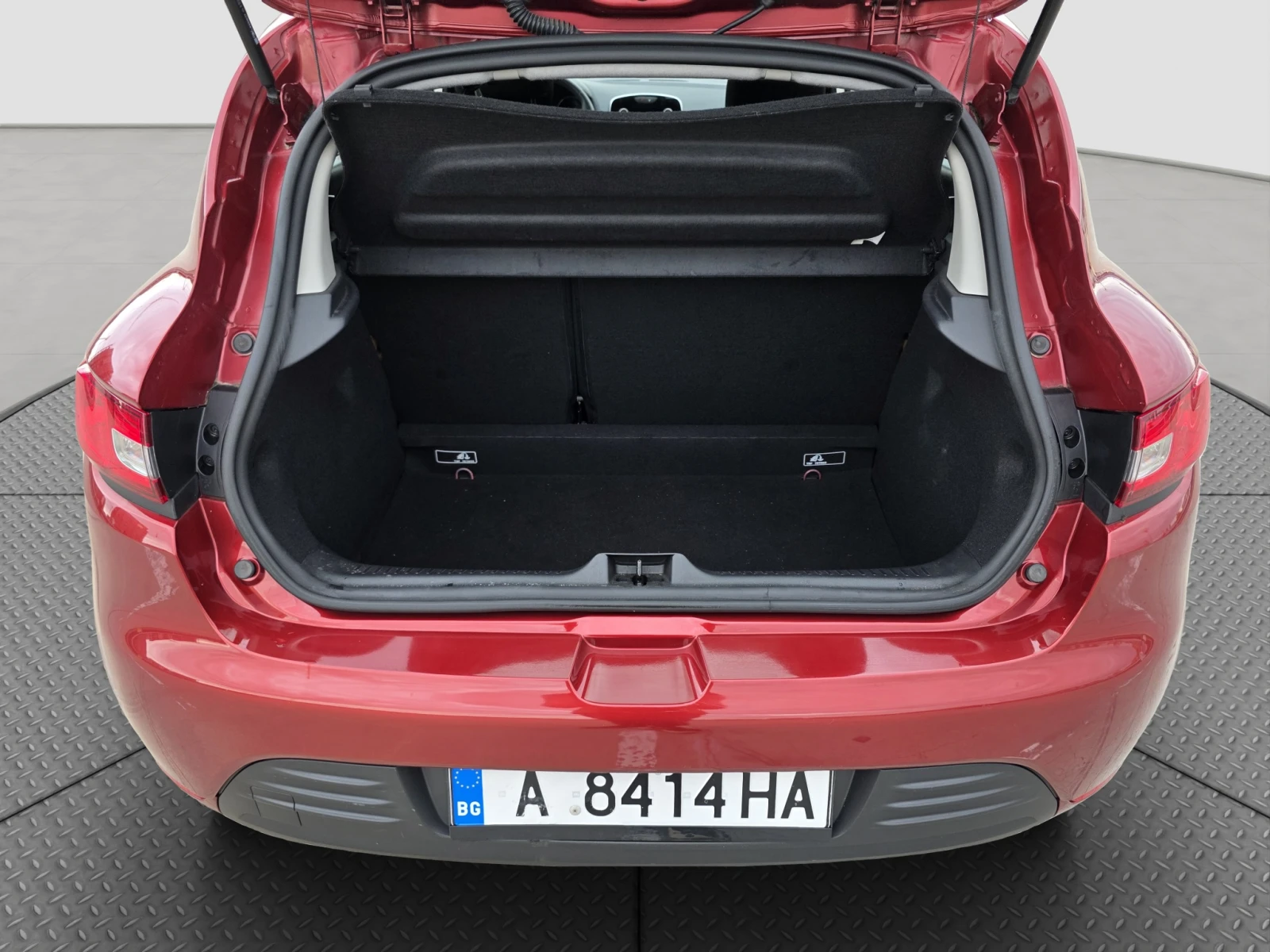 Renault Clio 1.2, снимка 16 - Автомобили и джипове - 54380201