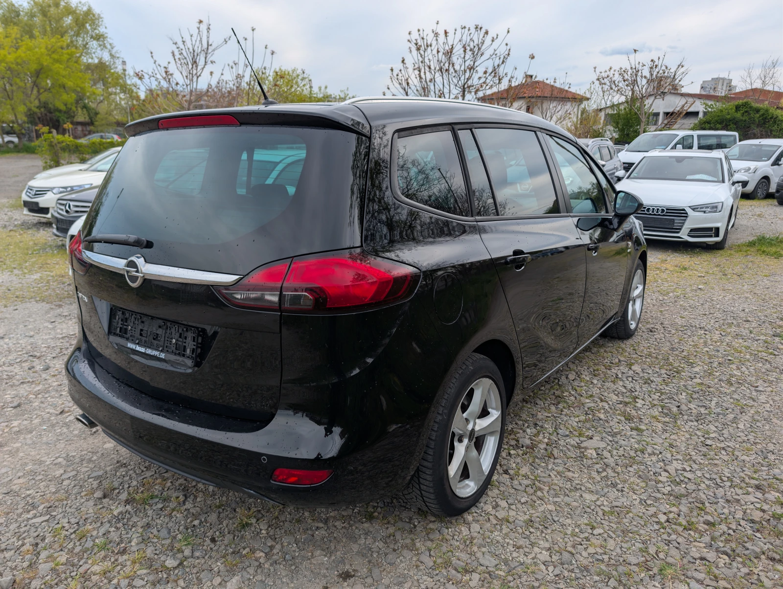 Opel Zafira 1.6i/136ps/Navi/7 места, снимка 4 - Автомобили и джипове - 54412109