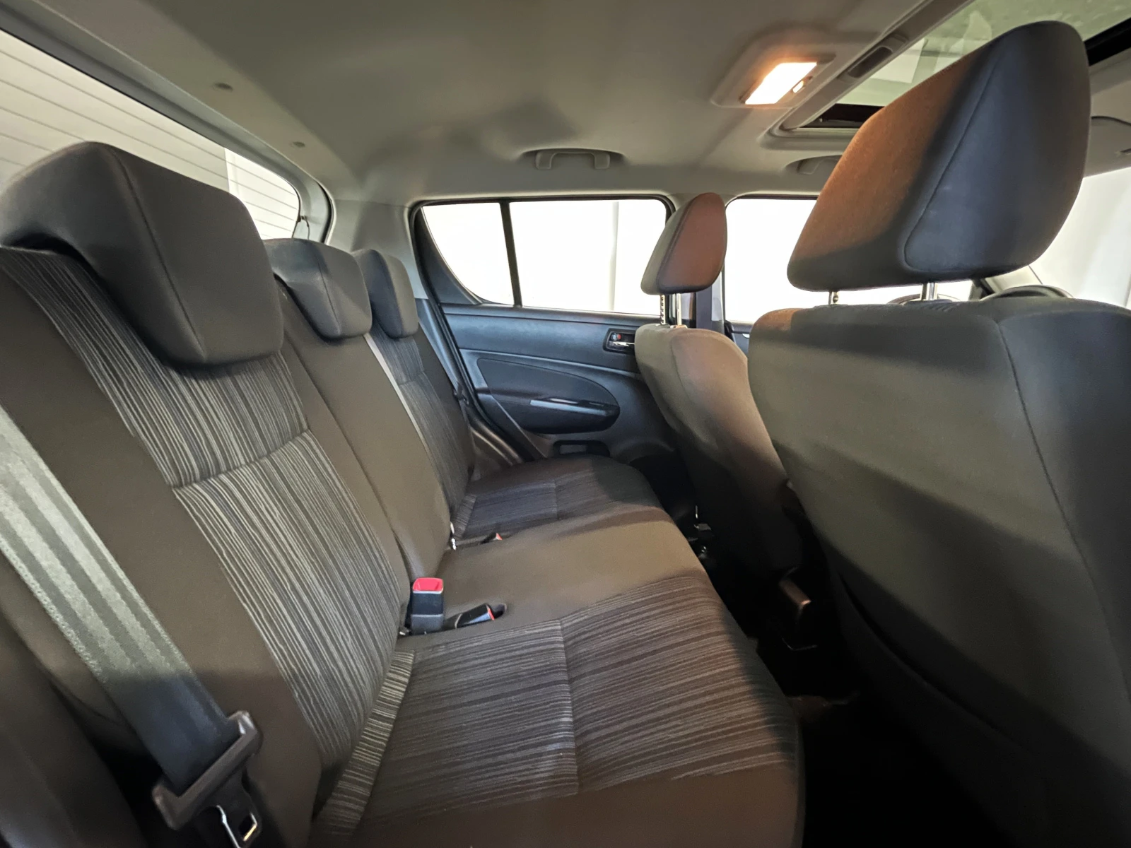 Suzuki Swift 2014 FACELIFT, снимка 8 - Автомобили и джипове - 54567015