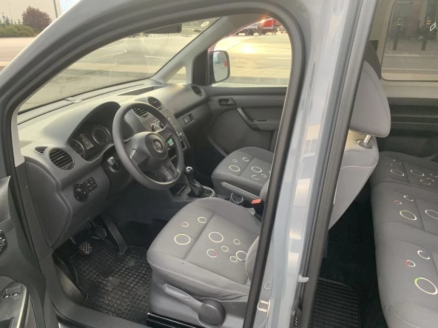 VW Caddy 1.6 LPG, снимка 7 - Автомобили и джипове - 55334759