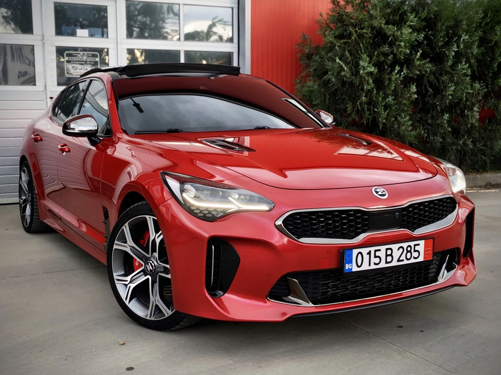 Kia Stinger 3.3i GT Turbo/4x4/ПАНО/ОБДУХВАНЕ/HEADUP/LEXICON/F1