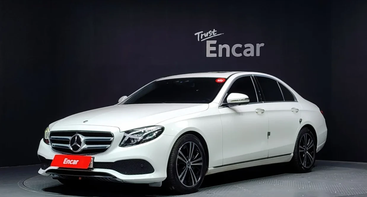 Mercedes-Benz E 300 ОБДУХ* 360* КОЖА* BURMESTER* 