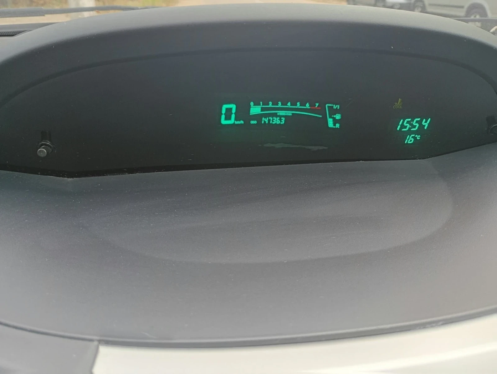 Toyota Yaris 1.3 vvt-i, снимка 13 - Автомобили и джипове - 56730476