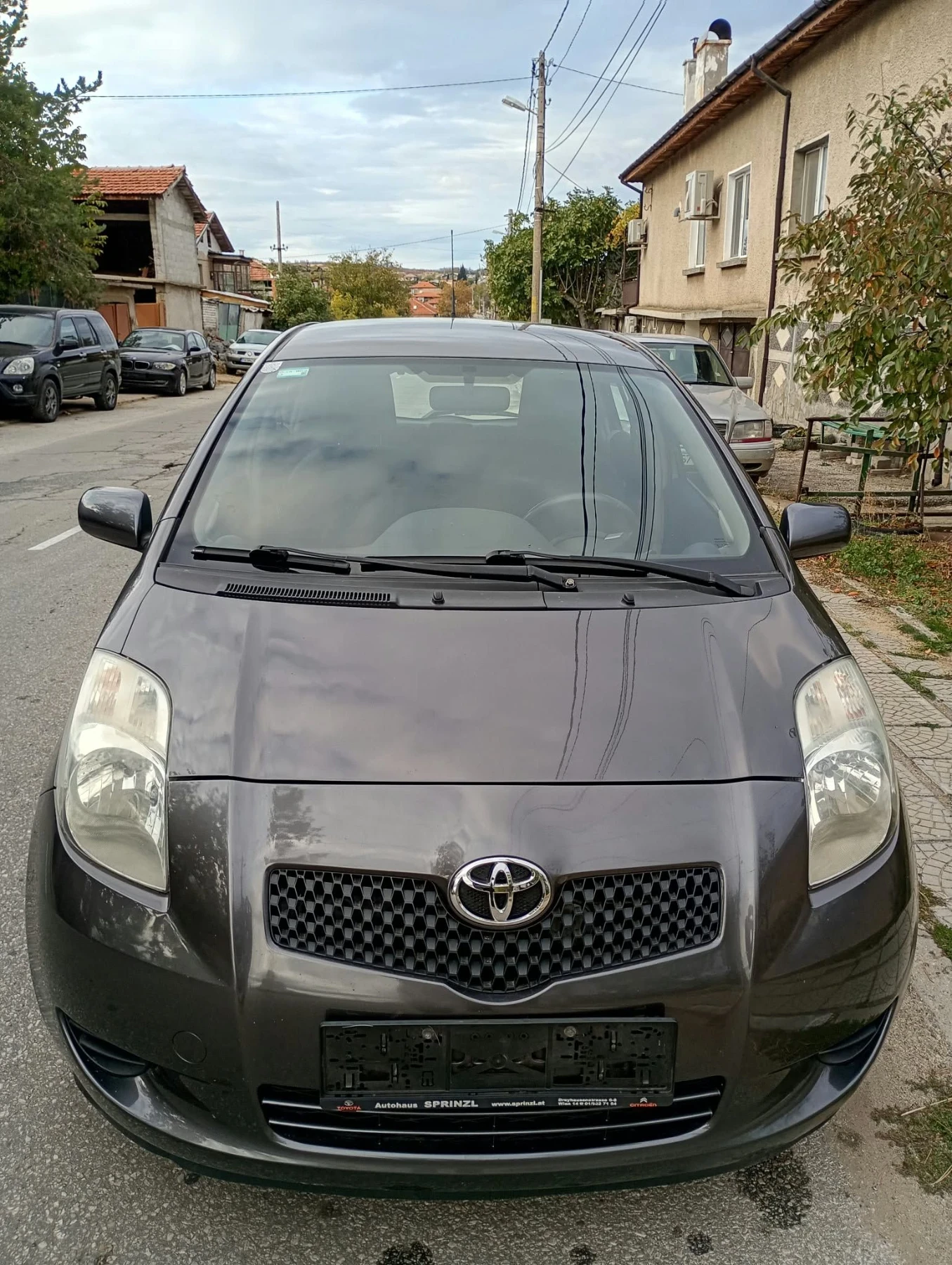Toyota Yaris 1.3 vvt-i, снимка 2 - Автомобили и джипове - 56730476