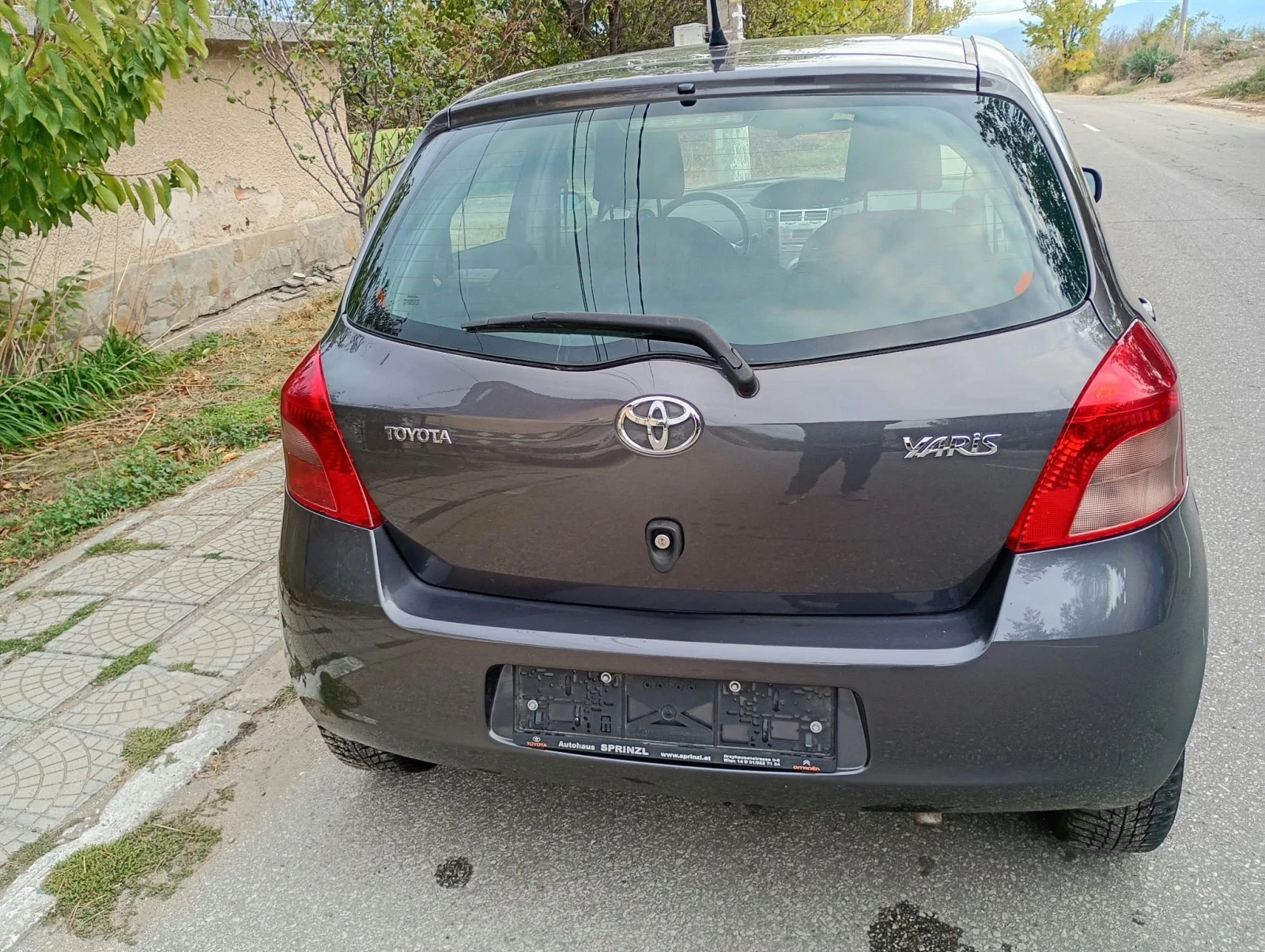 Toyota Yaris 1.3 vvt-i, снимка 4 - Автомобили и джипове - 56730476