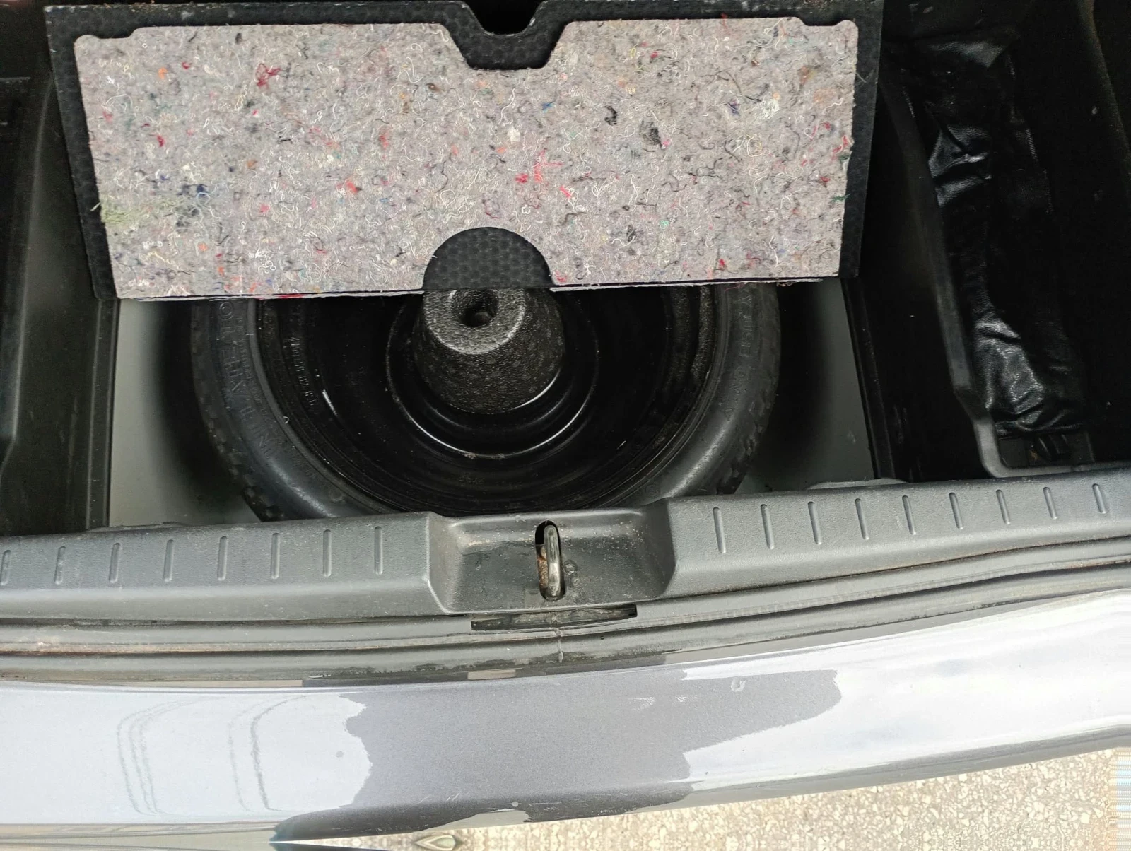 Toyota Yaris 1.3 vvt-i, снимка 6 - Автомобили и джипове - 56730476