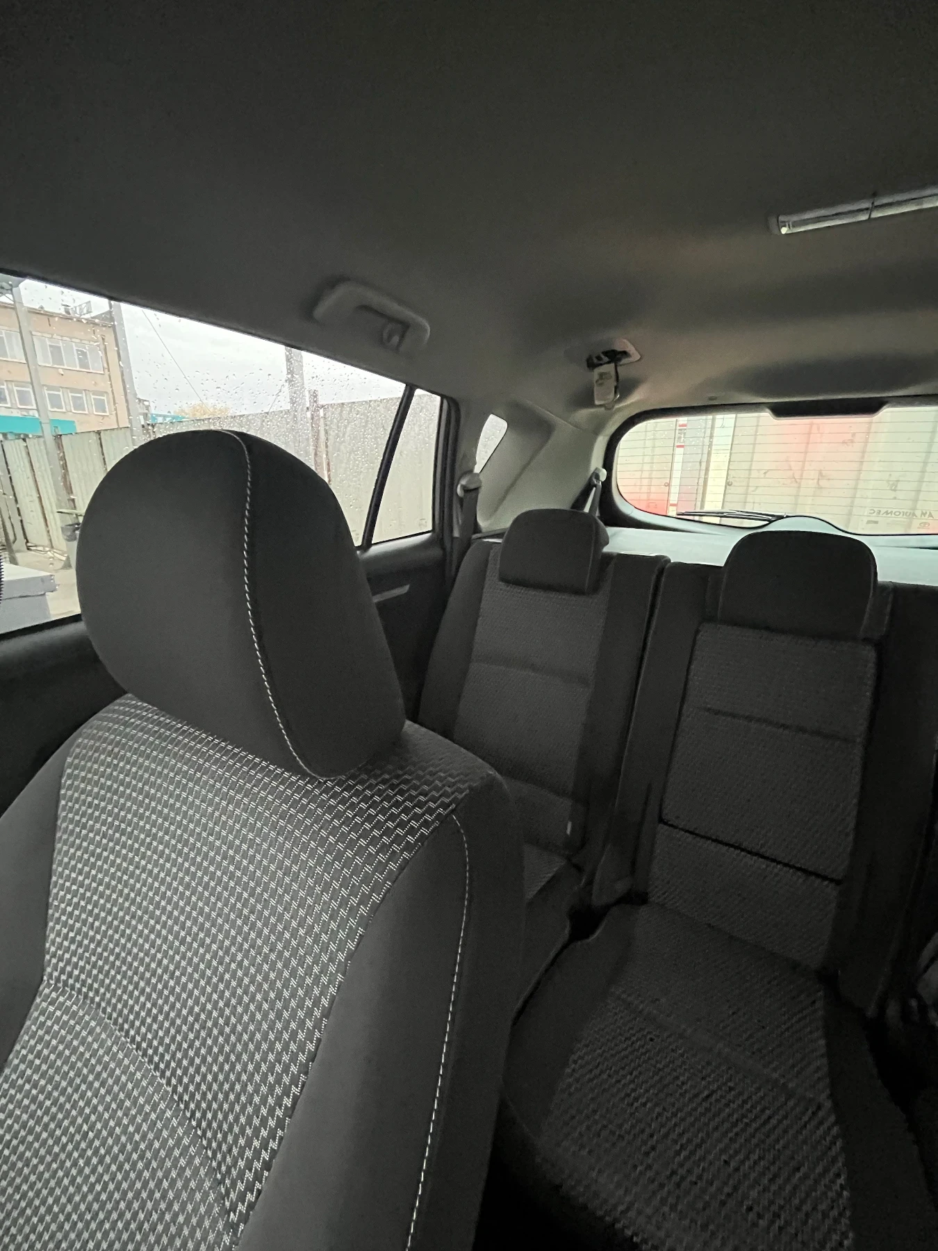 Toyota Verso 1.6 d4d 112ho, снимка 9 - Автомобили и джипове - 56731597