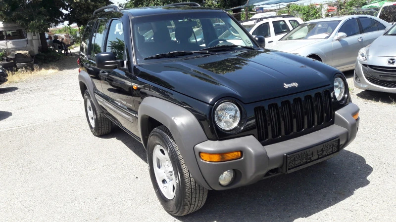 Jeep Cherokee 2.5 CRD Sport, снимка 4 - Автомобили и джипове - 46349150