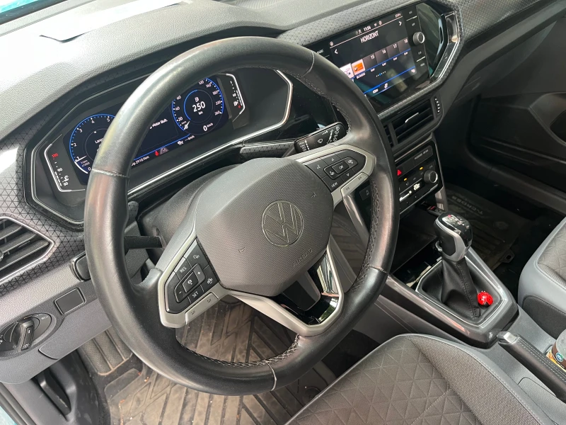 VW T-Cross Първи собственик ! 1.5 TFSI DSG 22600 км, снимка 8 - Автомобили и джипове - 51080778
