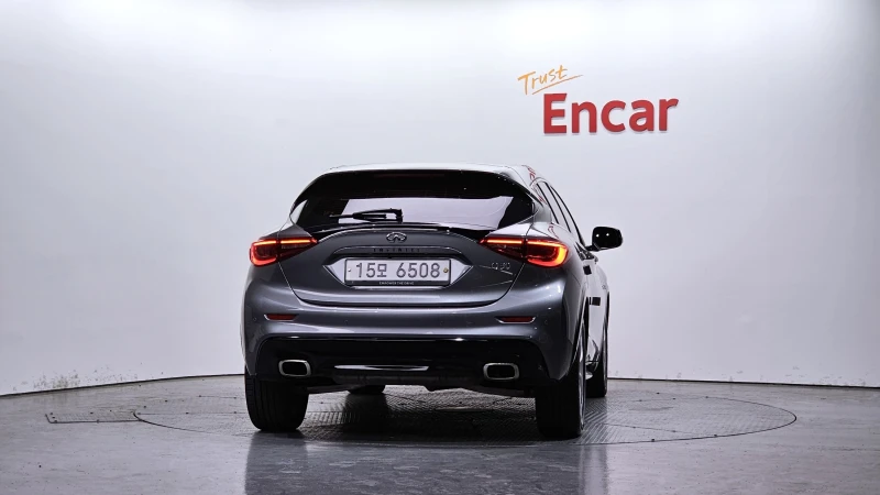 Infiniti Q30 2.0 Essential , снимка 4 - Автомобили и джипове - 52725616