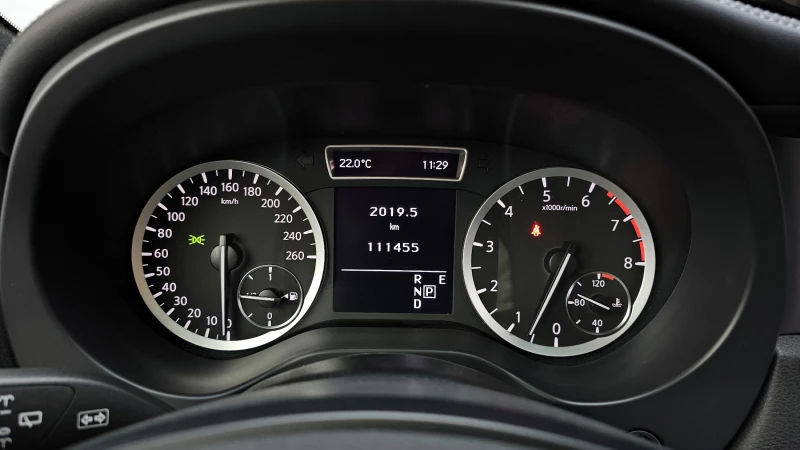 Infiniti Q30 2.0 Essential , снимка 11 - Автомобили и джипове - 52725616